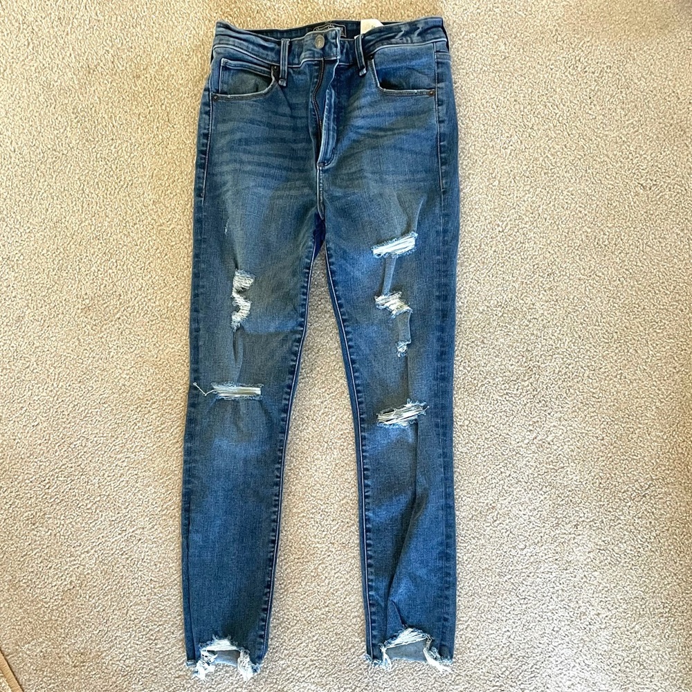 A&F - Simone High Rise Ankle Jeans